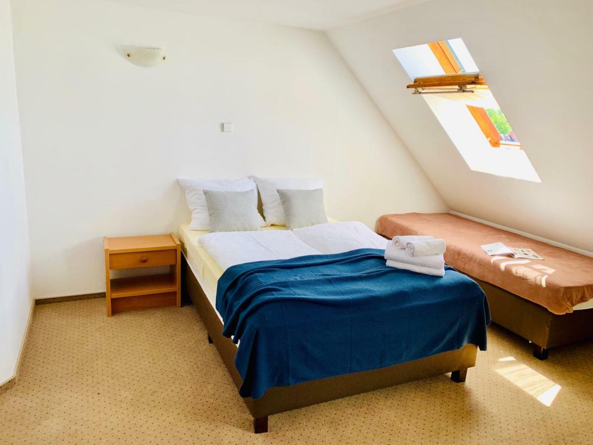 Azalia Bed & Breakfast *