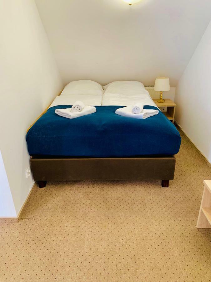 Azalia Bed & Breakfast